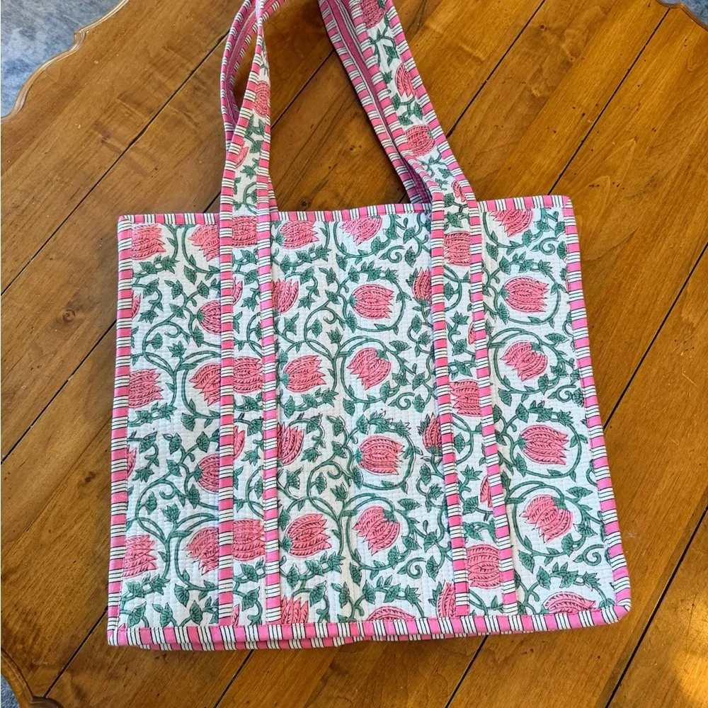 Elegant Floral Tote Bag in Pink and Green - Picture 1 of 2